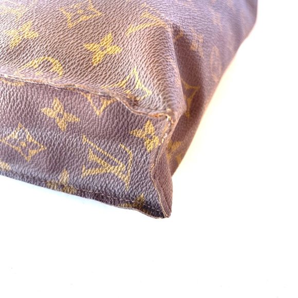 Louis Vuitton Monogram Toiletry Pouch 26 - Picture 6 of 11